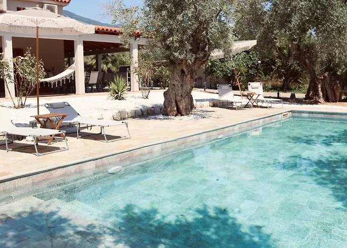 Iriti's & Dahlia Βίλα