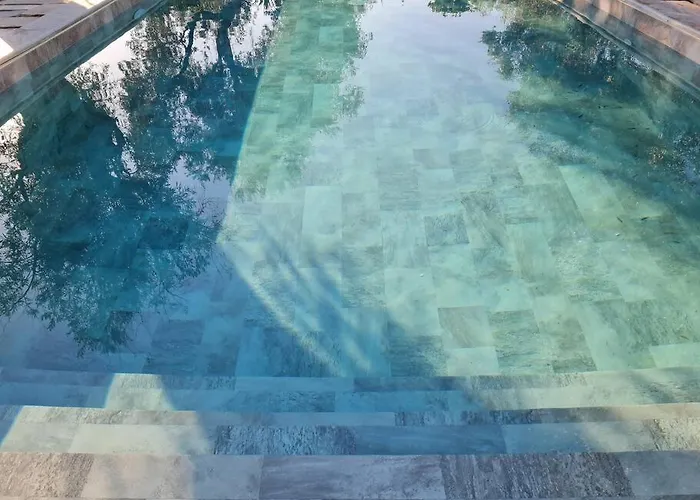 Βίλα Iriti's & Dahlia *