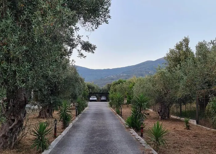 Iriti's & Dahlia Βίλα