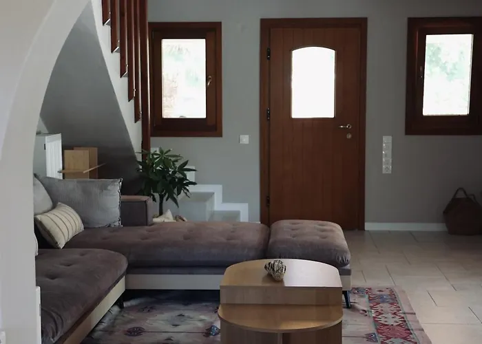 Iriti's & Dahlia Βίλα