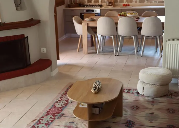 Βίλα Iriti's & Dahlia